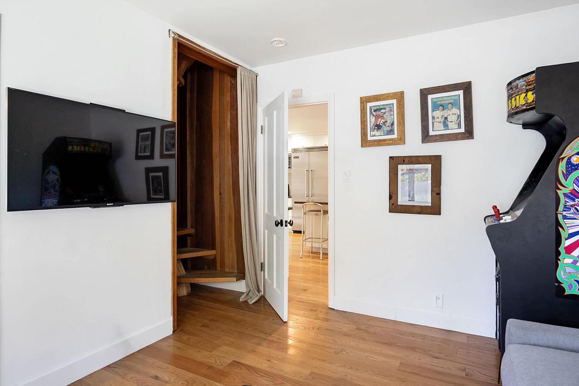 New Listing Beverly By Colby & Conrad Casa vacanze