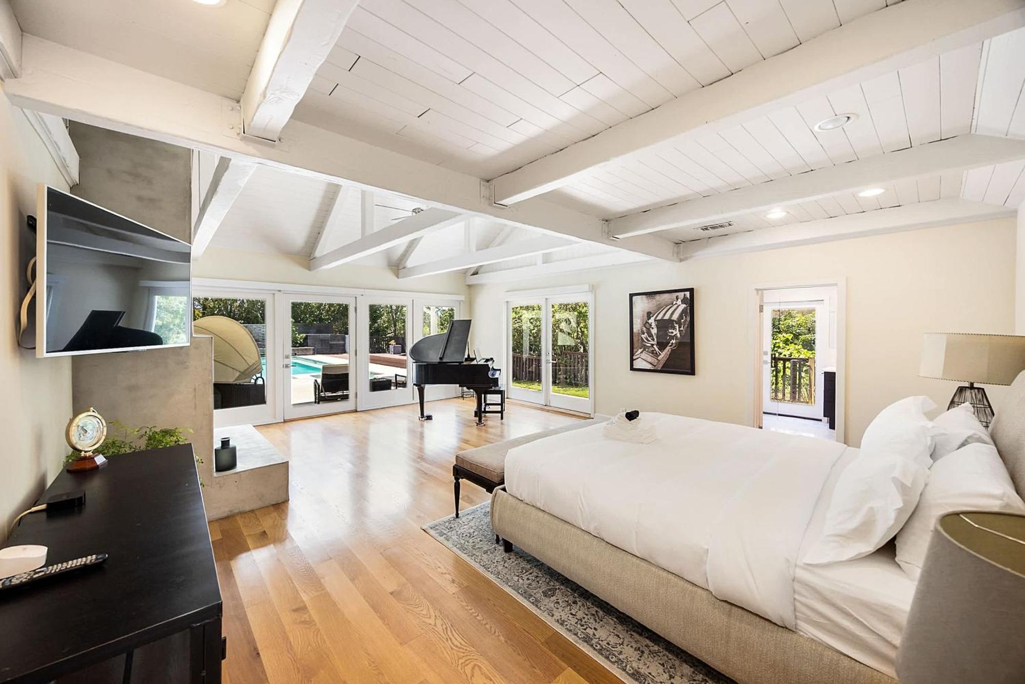 New Listing Beverly By Colby & Conrad Casa vacanze