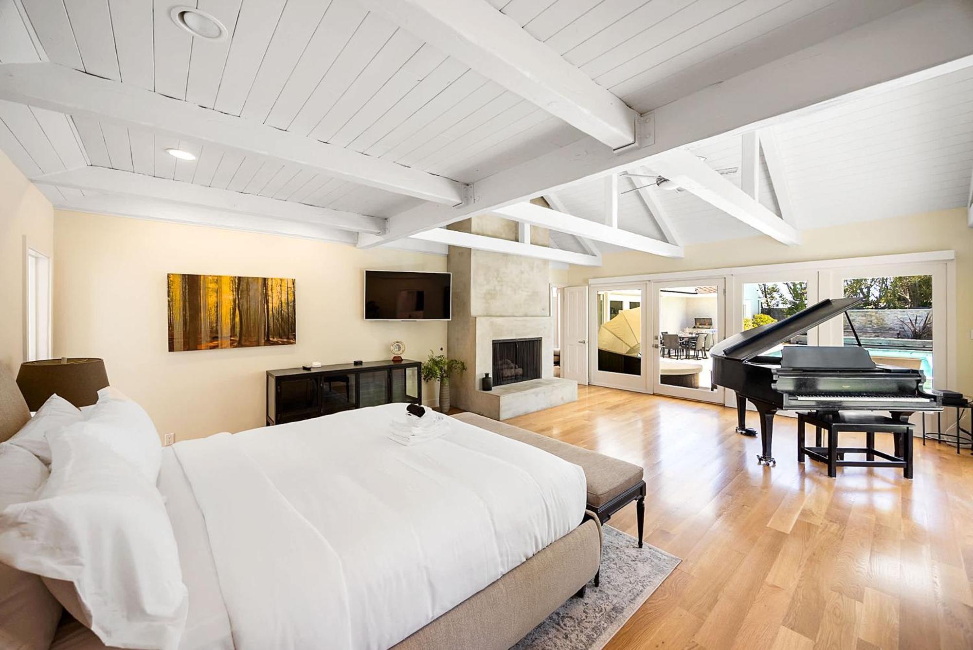 New Listing Beverly By Colby & Conrad * Los Angeles