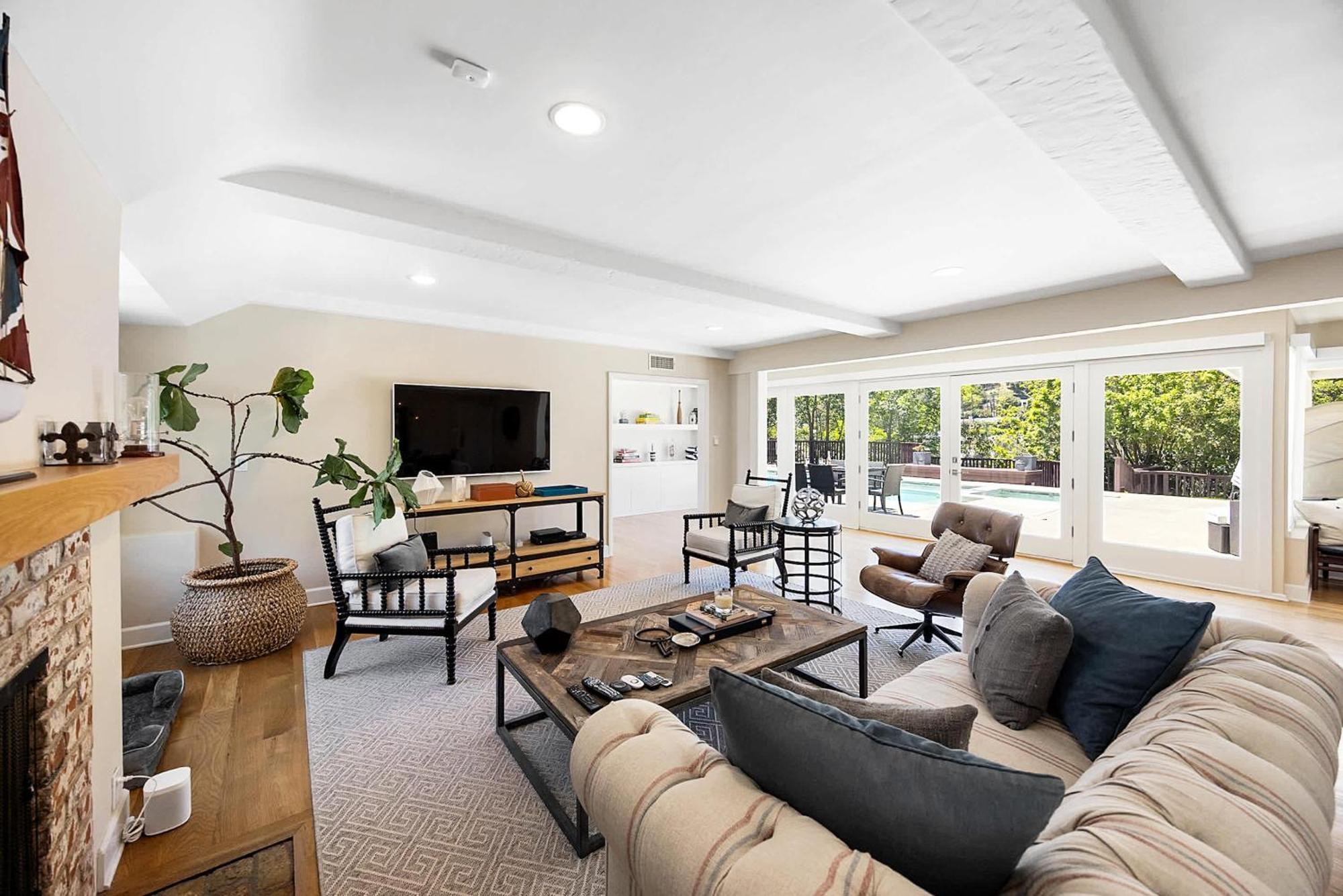 New Listing Beverly By Colby & Conrad Casa vacanze